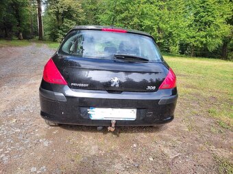 Peugeot 308 1,4 70 kw 2008 najeto 150 000 - 4