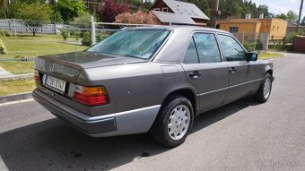 Mercedes W124 2.3i - 4