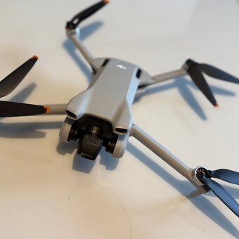 Dron DJI Mini 3 - 4