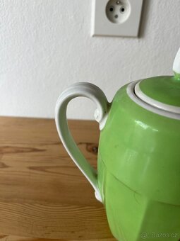Stará porcelánová konvička - 4