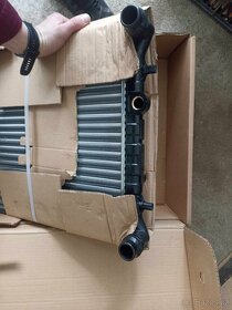 Chladič vody s úchyty na přidělání ventilátoru - Fabia I - 4