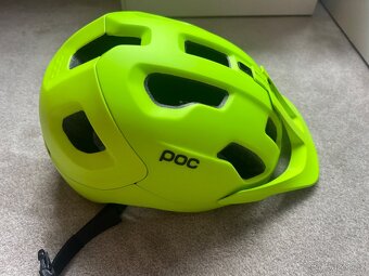Cyklistická helma Poc Axion - 4