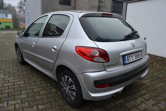 Peugeot 206+ 1.4i 54kw rok 2012 - 4