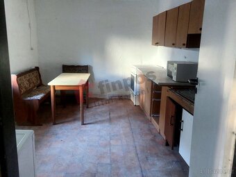 Prodej rodinného domu v Žádovicích ke kompletní rekonstrukci - 4