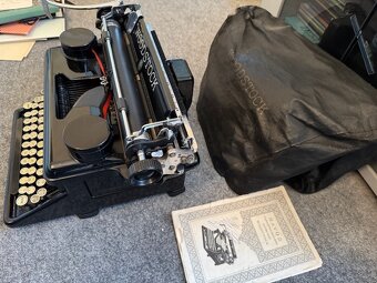 Psací stroj WOODSTOCK - 4