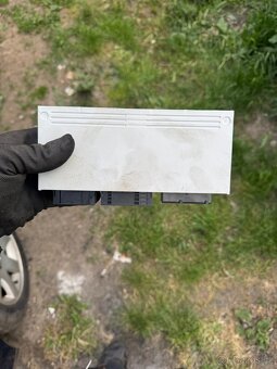 Prodám jednotku GM5 z BMW E46 - jednotka interieru - 4