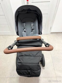 Sportovní kočárek Joolz Hub šedý s nánožníkem - 4