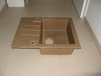 KUCHYŇSKÝ DŘEZ - 4