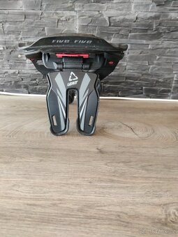 Prodám krční chránič LEATT - 4