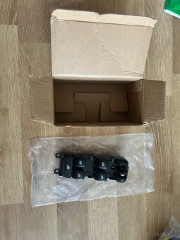 levý přední elektrický stahovač oken VOLVO - 4