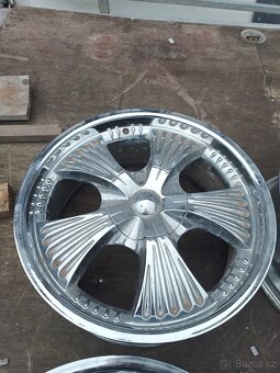 Chrysler 300C, BMW - 4