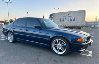 BMW E38 - 4