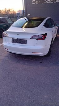 Tesla model 3 - 4