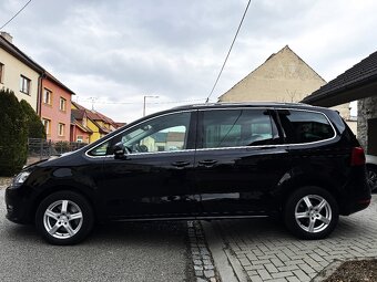 VOLKSWAGEN SHARAN 2.0TDI DSG,7-MÍST,KŮŽE,XENONY,TAŽNÉ,KAMERA - 4