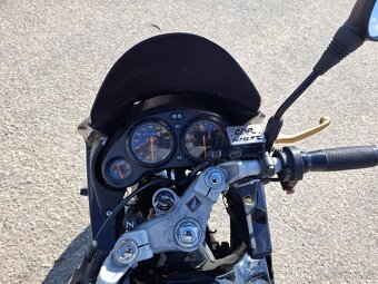 Honda CBR 125R - 4