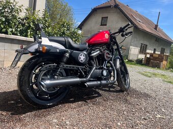 Harley Davidson Sportster Iron 883N - 4