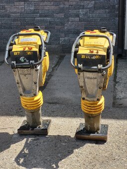 Vibrační pěch Bomag BT65 - 4