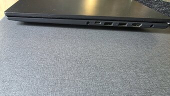 ASUS Vivobook 16" - 4