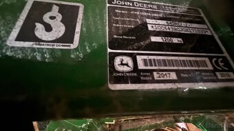 Čelní nakladač JD 643 R - 4