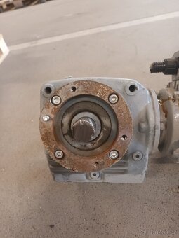 Převodovka s elektromotorem - 4