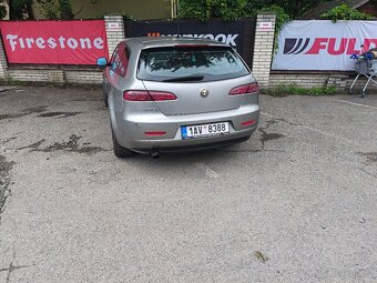 Alfa Romeo 159 1.9 JTD 88 kW r.v.2010 - 4
