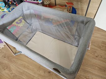 Cestovní postýlka Maxi Cosi Iris Essential Gray - 4