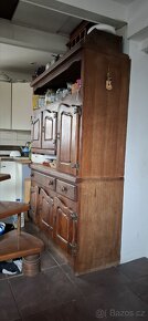Velká stará kuchyňská skříň, dvířka masiv. - 4