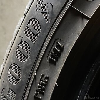 Zimní pneu 215/55 R17 98V Goodyear 6,5-7mm - 4