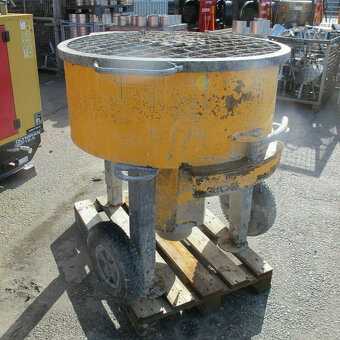 Míchačka betonu s nuceným chodem Baron E 300, rok výroby 201 - 4