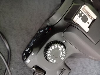 Canon EOS 4000 D - 4