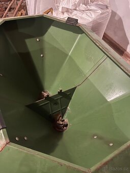 Rozmetadlo AMAZONE ZA-E 402 - 4