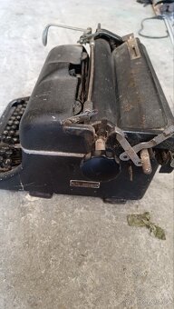 Psací stroj 500,- - 4