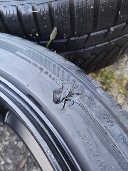 Japan Racing JR11, pneu 245/40/18 - 4