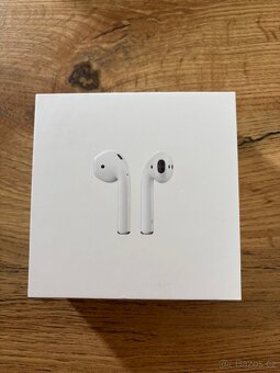 AirPods 2 s Lightning nabíjecím pouzdrem - 4