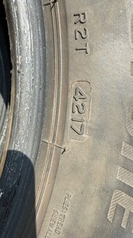 Prodám 2x letní pneu Bridgestone Turanza 215/55 R17 94V - 4