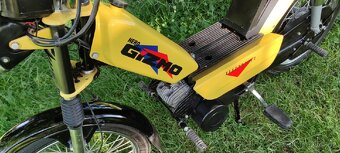 Moped hero gizmo - 4