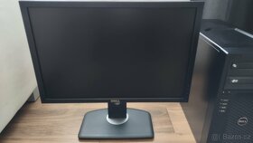 Výkonný počítač DELL s monitorem DELL - 4