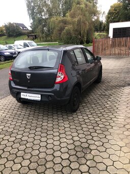 Dacia Sandero rok 2010 - 4