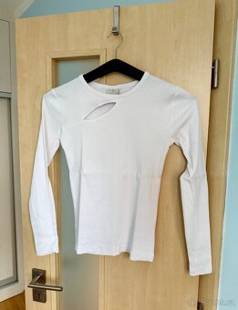 Zajímavé bílé dám. tričko, zn. Kaffe, S/M, sleva 860 Kč. - 4