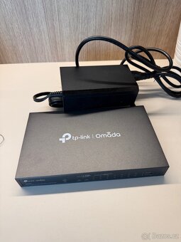 TP-Link Omada – router + 8× WiFi6 AP + PoE switch - 4