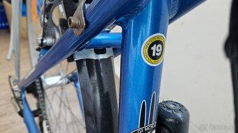 Trekové kolo GT 6061 v dobrém stavu - 4