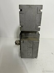 ELEKTROMOTOR S PREVODOVKOU 159 ot/min - 4