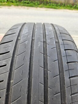 YOKOHAMA BLUEARTH GT 245/40 R19 Letní - 4