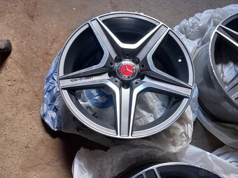 Originalni disky na Mercedes C 63 w204...18" - 4