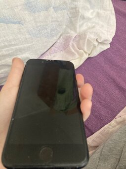 prodávám iphone 7 - 4