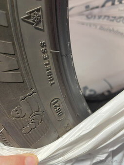 Pár pneu Michelin Pilot Alpin 5 SUV ZP 275/45 R20 110 V - 4