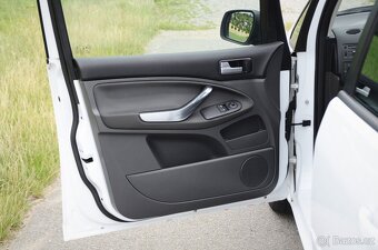 Ford C-Max 1.6 benzín 2009 - 4