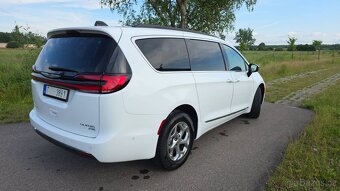 Chrysler pacifica 2023 4wd Limited výbava záruka 2 roky - 4