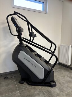 MATRIX Endurance LCD – profesionální schodový trenažer - 4