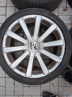 5x ALU kola VW 5x112 R18 + letní pneu 235/40 R18 - 4